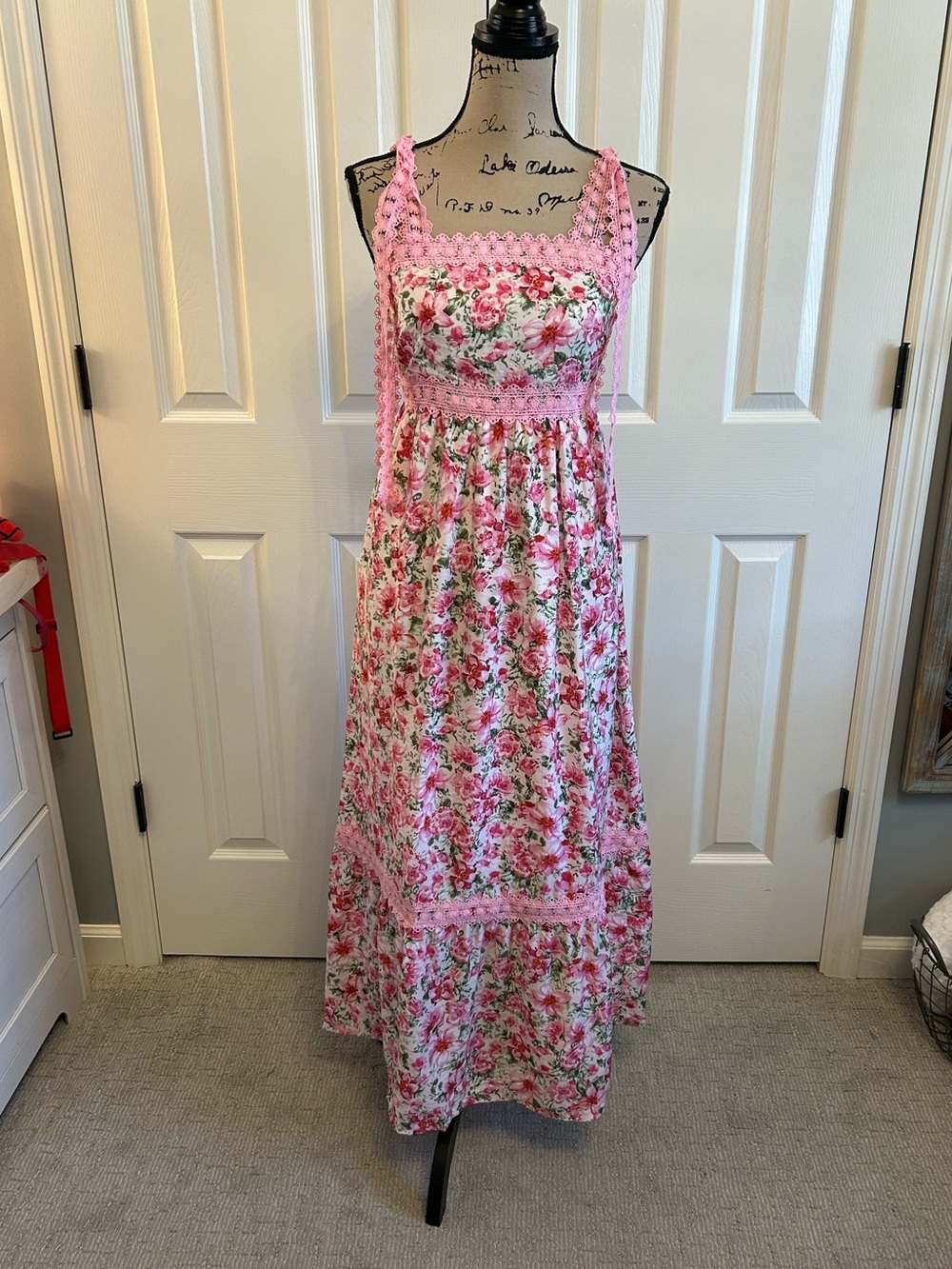 Pink Floral Crochet-Trim Maxi sun Dress small